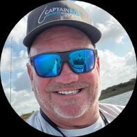 Profile photo of Captain Experiences guide Rob