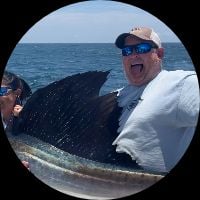 Profile photo of Captain Experiences guide Tom