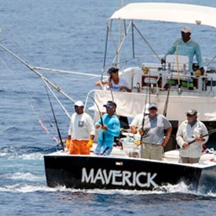 Fishing in Puerto Quetzal