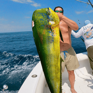 Fishing in Puerto Quetzal