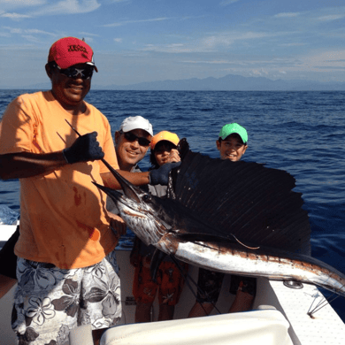 Fishing in Playa Herradura