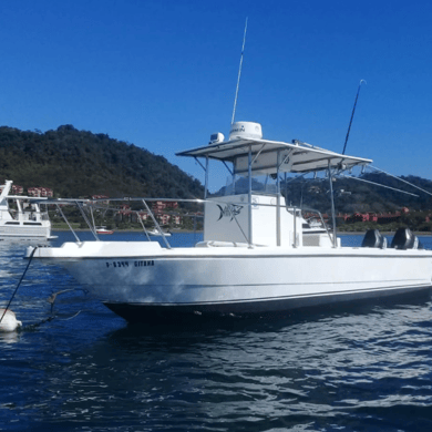 Fishing in Playa Herradura