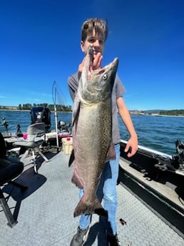 Chinook Salmon fishing in Toledo, Washington