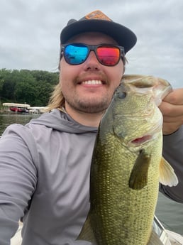 Largemouth Bass fishing in Hubbard, Iowa