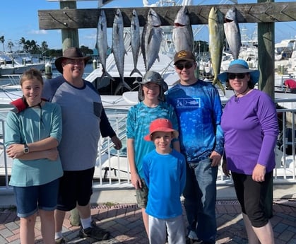 Blackfin Tuna, King Mackerel / Kingfish, Mahi Mahi / Dorado Fishing in Fort Pierce, Florida