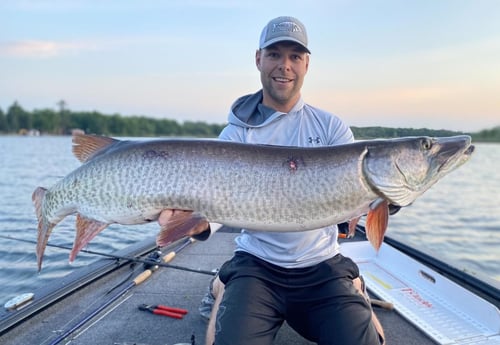 Muskie Fishing in Knoxville, Tennessee