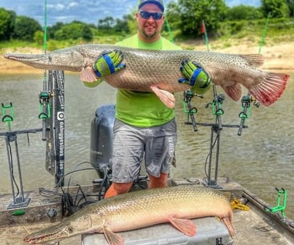 Alligator Gar Fishing in Dallas, Texas