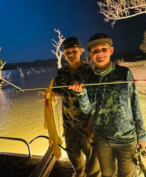 Alligator Gar Fishing in