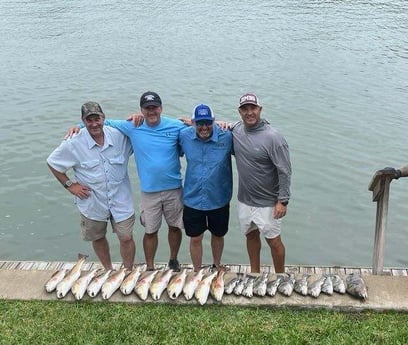 Black Drum, Redfish Fishing in Port O&#039;Connor, Texas