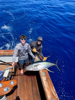 Yellowfin Tuna Fishing in Kailua-Kona, Hawaii