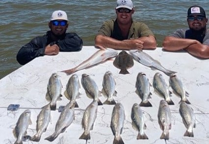 Flounder, Redfish, Speckled Trout / Spotted Seatrout fishing in Port O&#039;Connor, Texas