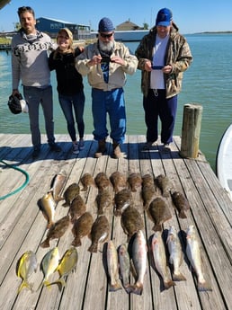 Florida Pompano, Flounder, Speckled Trout / Spotted Seatrout fishing in Port O&#039;Connor, Texas