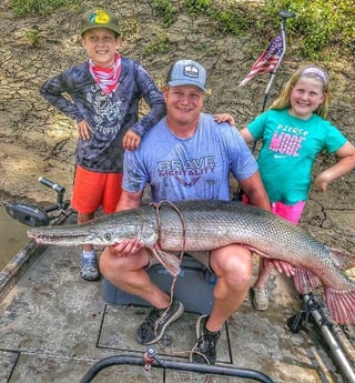 Alligator Gar Fishing in Dallas, Texas