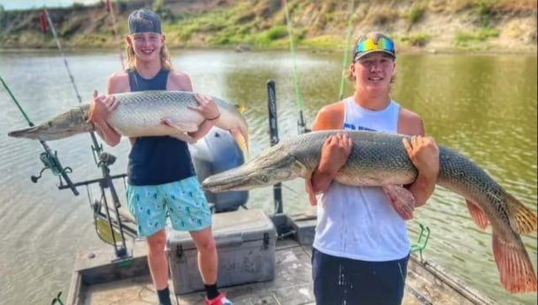 Alligator Gar Fishing in Dallas, Texas