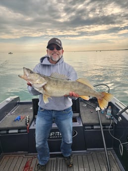 Walleye Fishing in Sheffield Lake, Ohio