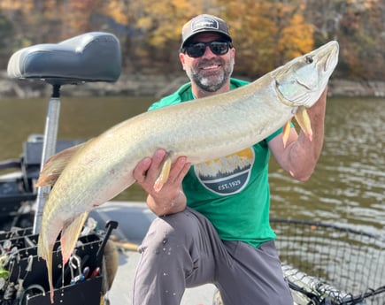 Muskie Fishing in Knoxville, Tennessee