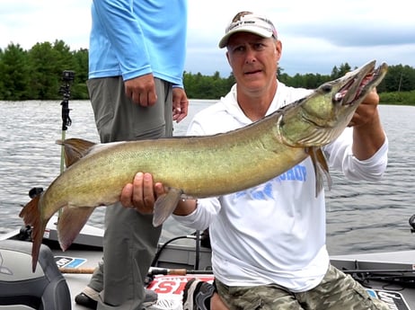 Muskie fishing in Knoxville, Tennessee