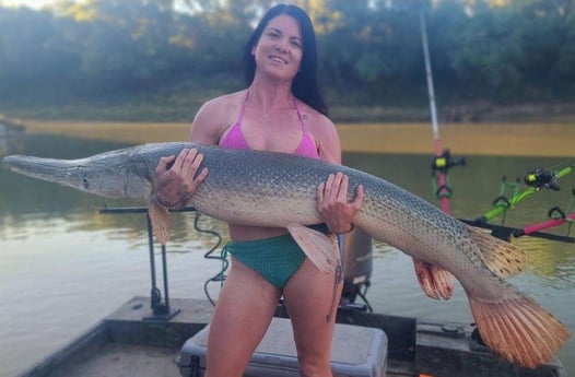 Alligator Gar Fishing in Dallas, Texas