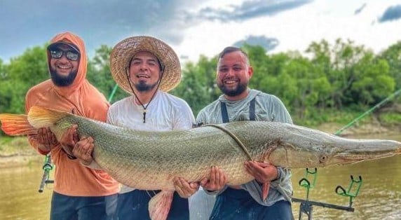 Alligator Gar Fishing in Dallas, Texas