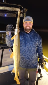 Alligator Gar Fishing in Waco, Texas