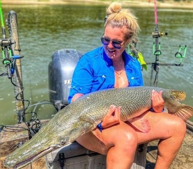 Alligator Gar Fishing in Dallas, Texas