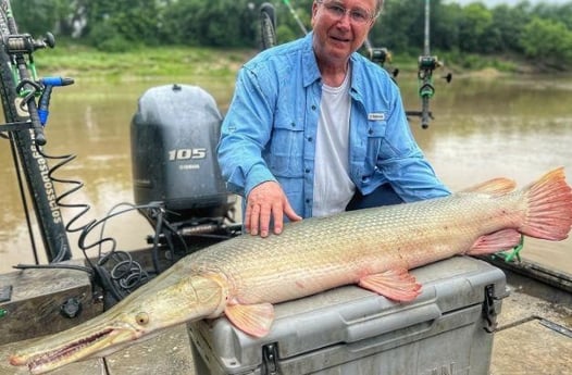 Alligator Gar Fishing in Dallas, Texas