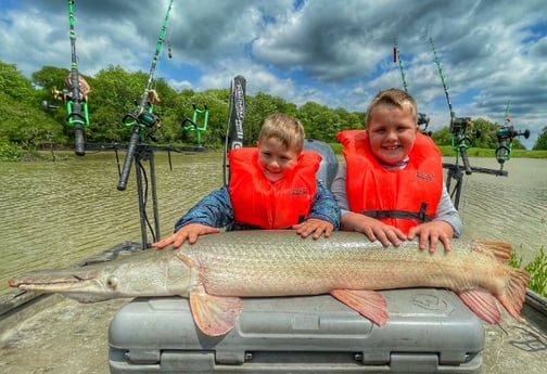 Alligator Gar Fishing in Dallas, Texas
