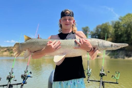 Alligator Gar Fishing in Dallas, Texas