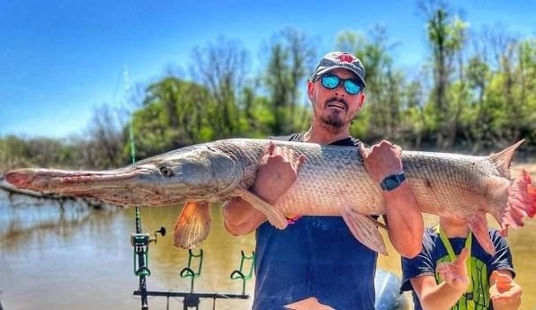 Alligator Gar Fishing in Dallas, Texas