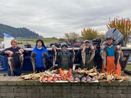 Crab, Lingcod, Rockfish Fishing in Hubbard, Oregon, USA