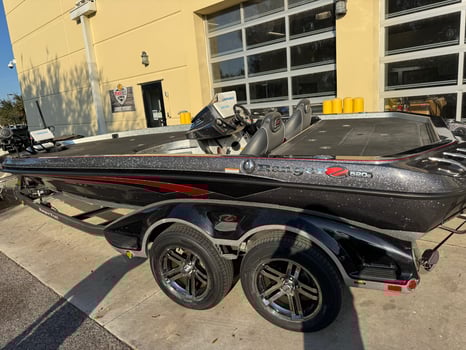 Boat photo for South Florida Diverse Fishing