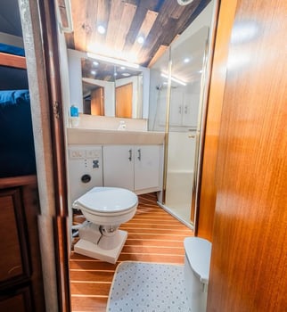 Boat photo for Ultimate 40 Ft Luxury Sportfisher 