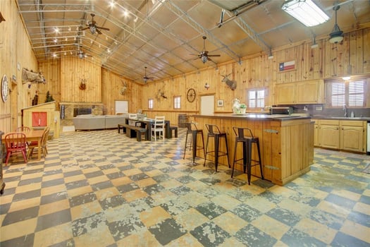 Lodge photo for Whitetail Hunt Close To Houston 