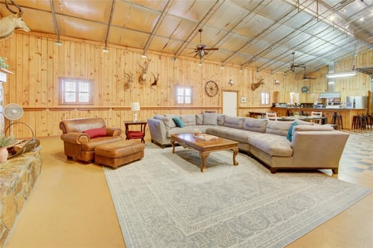 Lodge photo for Whitetail Hunt Close To Houston 