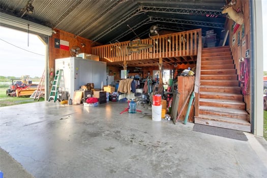 Lodge photo for Whitetail Hunt Close To Houston 