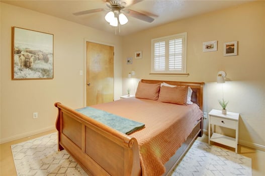 Lodge photo for Whitetail Hunt Close To Houston 