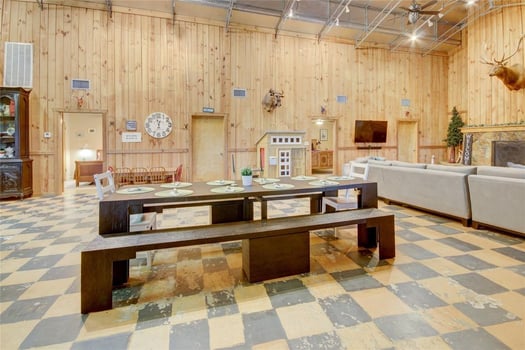 Lodge photo for Whitetail Hunt Close To Houston 