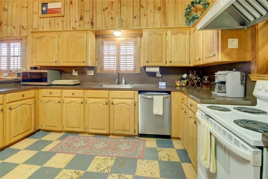 Lodge photo for Whitetail Hunt Close To Houston 