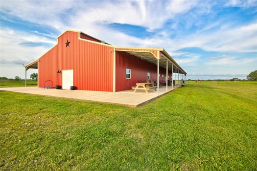 Lodge photo for Whitetail Hunt Close To Houston 