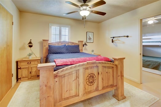 Lodge photo for Whitetail Hunt Close To Houston 