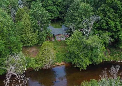 Lodge photo for Northern Michigan Salmon Fishing