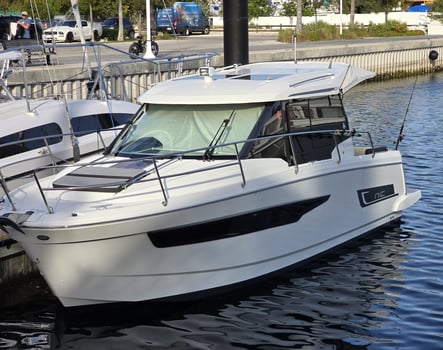 Boat photo for Private Patch Reef & Flats Fishing