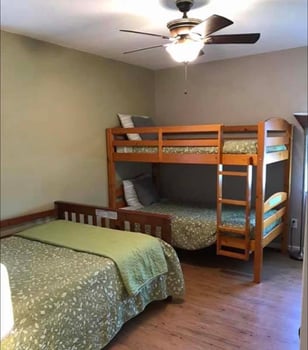 Lodge photo for Offshore Snapper - 32' Cat