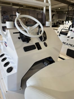 Boat photo for 8 Hour Laid Back Trip