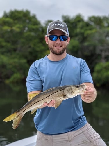 Tampa Bay Inshore Fishing - 25' Sportsman