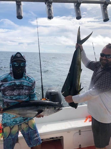 Half Day Offshore In Playa Herradura