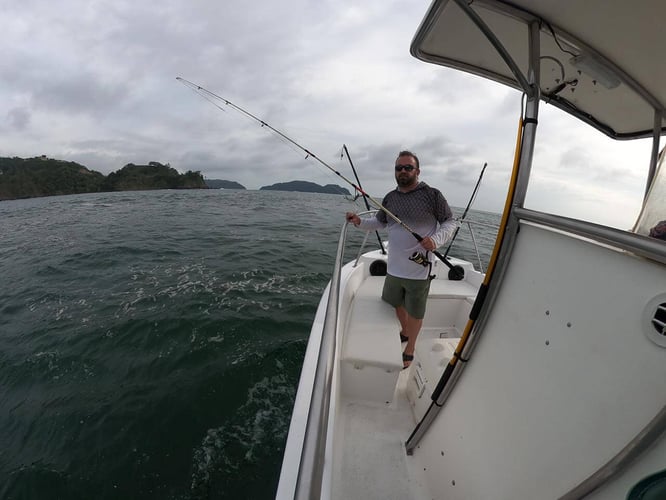 Gitana Fishing - Half Day Offshore In Playa Herradura