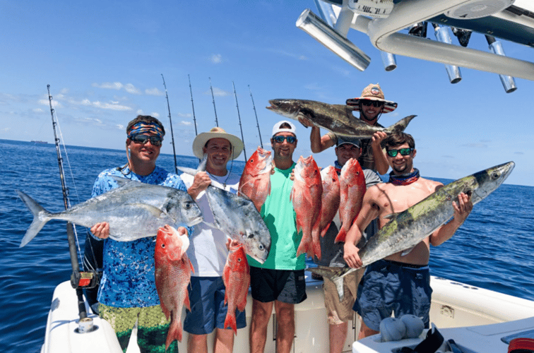 Reef Fishing - 35’ Everglades In Charleston