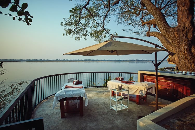 Luxury Zambia 5-Day Fishing Safari in Chimukuzi
