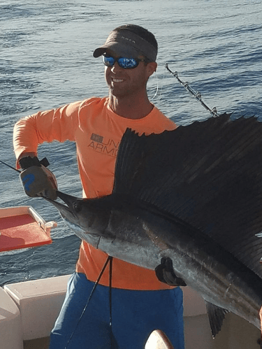 Overnight Offshore - 38' Luhrs in Freeport